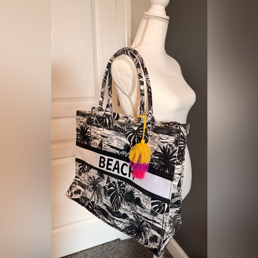NWOT - Black and White Beach Tote Bag